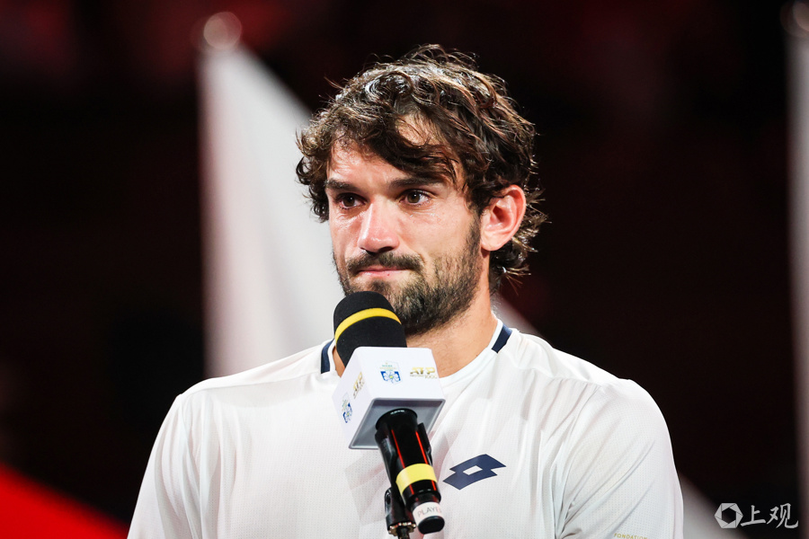 om, 费德勒观赛, 瓦舍罗在比